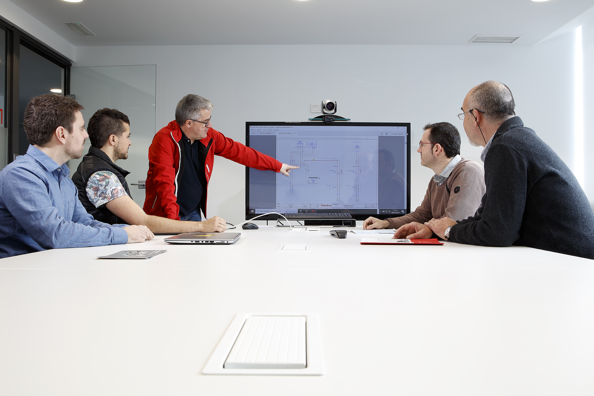 Pasaban AF engineering team designing customized paper converting solutions